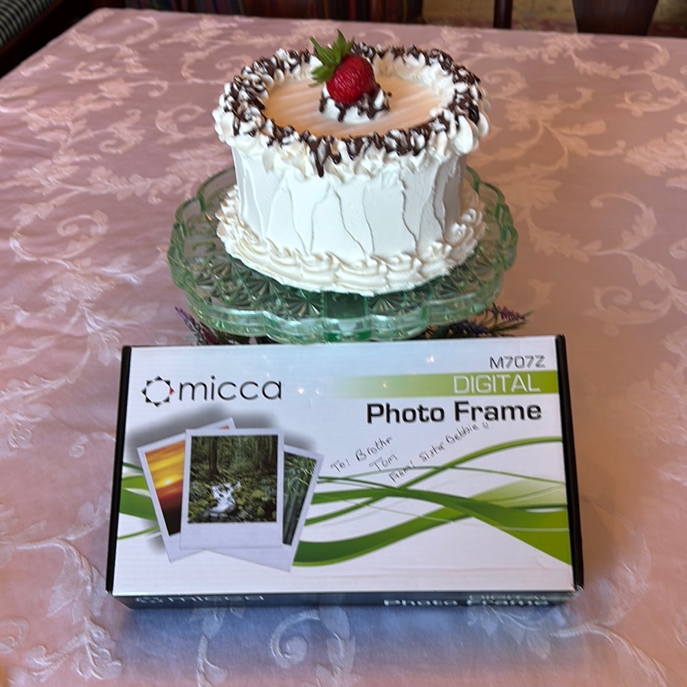 7” Digital Photo Frame NIB